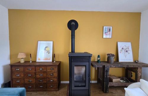 Notre-Dame-du-Hamel House | Maison en brique calme, nature, confort