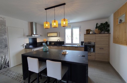 Saint-Brevin-les-Pins House | Maison en Bord de mer Avec Grande Piscine Chauffée