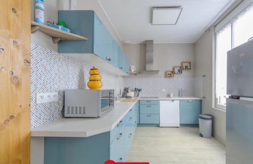 Quartier de l'Hippodrome House | Maison Familiale à Châtelaillon-Plage, 800m de la plage, 3 chambres, Jardin clôturé, Proche La Rochelle - FR-1-535-57
