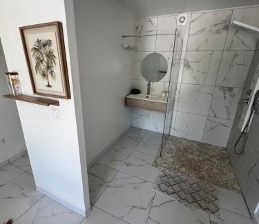 Circuit 1C1 House | Maison familiale et confortable