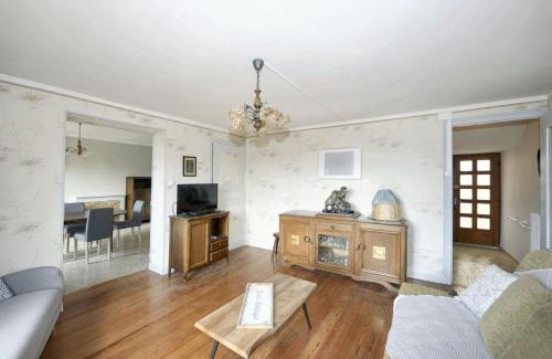 Aspres-sur-Buech House | Maison familiale accueillante à Aspres-sur-Buëch avec balcon