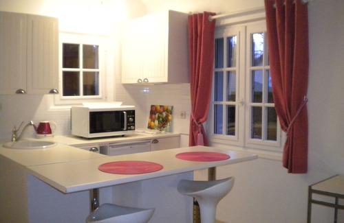 Sainte-Genevieve-les-Gasny Apartment | MAISON/STUDIO 70KM ouest Paris (près GIVERNY) calme. SPECIAL WEEKLY PRICE