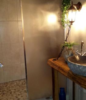 Lavaurette House | Maison Hobbit Piscine, Spa et Hammam proche des Gorges de l'Aveyron