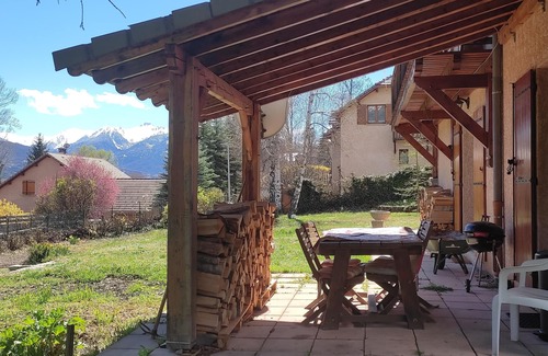 Chateauroux-les-Alpes Ski Chalet | Maison Individuelle Dans Lotissement Calme. Pour 5 Personnes 3 Chambres 110m