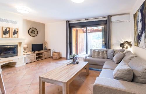 Castelnaud-la-Chapelle House | Maison Liz
