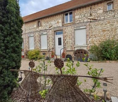 Vinneuf House | MAISON LONGERE LES CAMELIAS