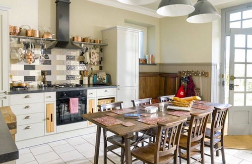 Meneac Villa | Maison Meneac - Four Bedroom Villa, Sleeps 8