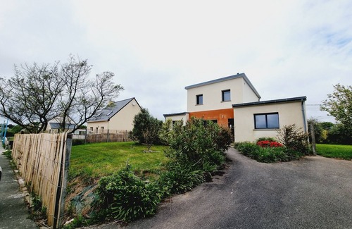 Plomodiern House | Maison Moderne à 5 Minutes des Plages