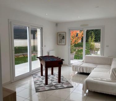 Marcy-l'Etoile Villa | Maison moderne 6 personnes, proche Lyon