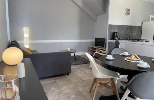 La Chabanne House | Maison moderne avec vue montagne Bourbonnaise - FR-1-489-341