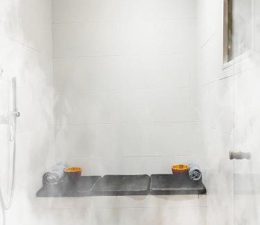 Soulac-sur-Mer Bed & Breakfast | Maison Monoï séjour créatif avec activités, spa et services