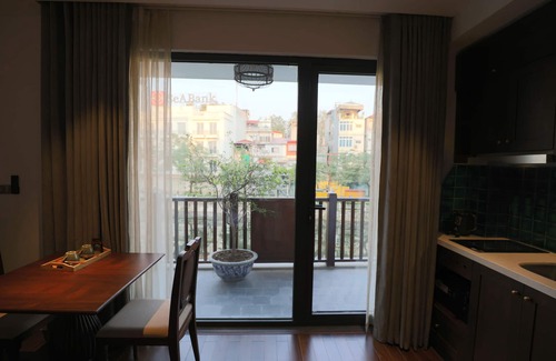 Truc Bach Apartment | Maison Nha Truc Bach Lake