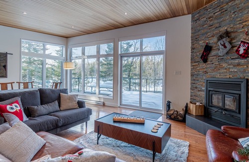 Saint-Tite-des-Caps Cottage | MAISON OSLO – Toit-terrasse - rivière, spa et sauna