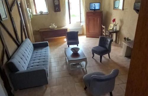 Vigoux House | Maison paisible avec jardin clos, terrasse, proche lac d'Eguzon et villages médiévaux - FR-1-591-102