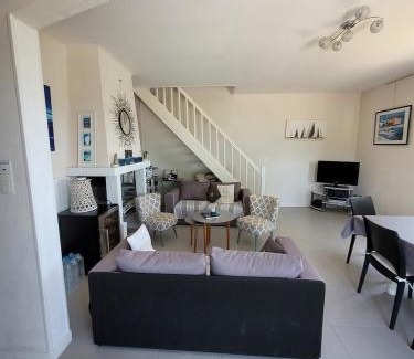 Saint-Florent House | Maison pieds dans l eau St Florent