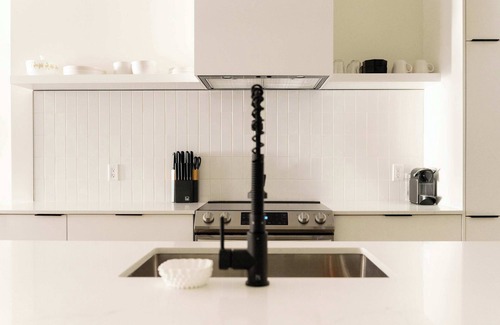 Old Montreal Apartment | Maison Place Jacques-Cartier - Suite 1 bedroom