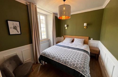 Sainte-Mere-Eglise House | Maison pour 10 personnes max en plein centre de Ste Mère Eglise