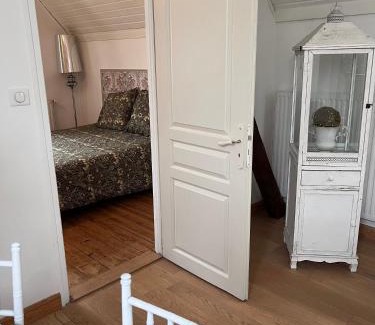 Schiltigheim House | Maison privée avec jardin OU suite de 45M2- 5 arrêts bus du centre ville -Chez Regine