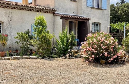 Le Thoronet House | Maison Provençale Authentique Dans un Havre de Paix Avec Jacuzzi et Jardin