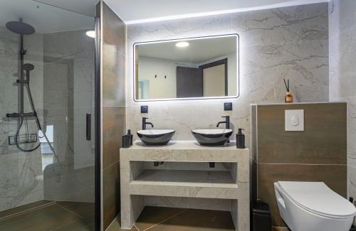 Vauban Apartment | Maison rénovée Climatisée avec Sauna et Baby-Foot