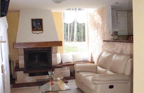 Monetay-sur-Allier House | Maison rénovée au bord de l'Allier avec jardin et cheminée - FR-1-489-110