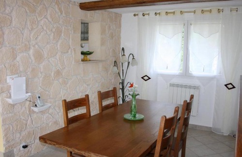 Monetay-sur-Allier House | Maison rénovée au bord de l'Allier avec jardin et cheminée - FR-1-489-110