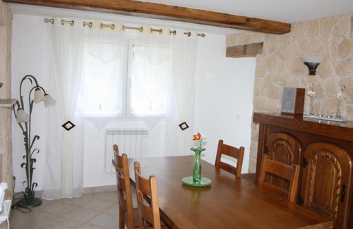 Monetay-sur-Allier House | Maison rénovée au bord de l'Allier avec jardin et cheminée - FR-1-489-110