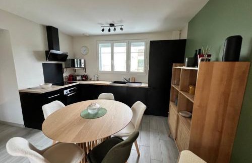 Saint-Berthevin Villa | Maison rénovée haut de gamme de centre-ville