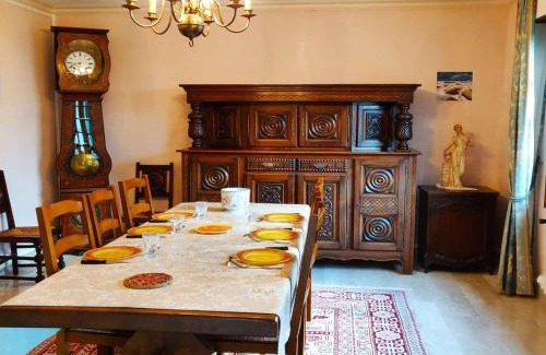 Tregastel House | Maison rustique à 100m de la mer, 6 pers, jardin, Wi-Fi, parking, animaux OK, Côte de Granit Rose - FR-1-542-15