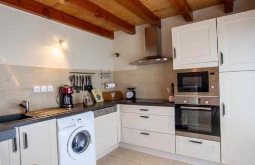 Saint-Germain-et-Mons House | Maison spacieuse avec jardin clos et Wifi à Saint-Germain-et-Mons - FR-1-616-63