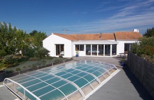 LʼIle-dʼOlonne House | Maison spacieuse avec piscine privative, terrasse et jardin près des Sables-d'Olonne - FR-1-197-297