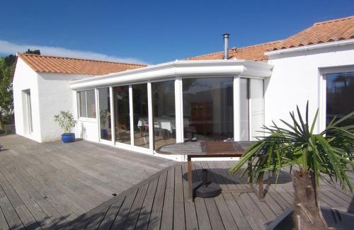 LʼIle-dʼOlonne House | Maison spacieuse avec piscine privative, terrasse et jardin près des Sables-d'Olonne - FR-1-197-297