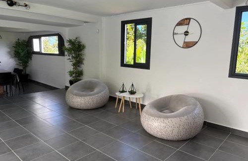 Sainte-Anne House | Maison spacieuse avec piscine à Sainte-Anne, 250 m²