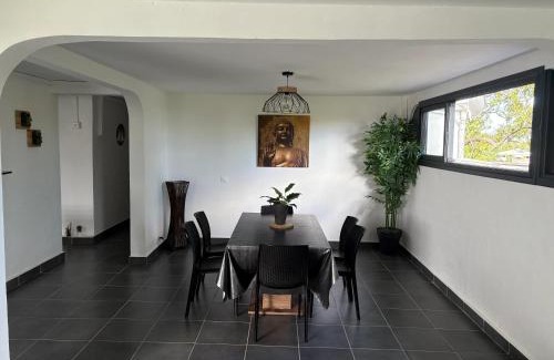 Sainte-Anne House | Maison spacieuse avec piscine à Sainte-Anne, 250 m²