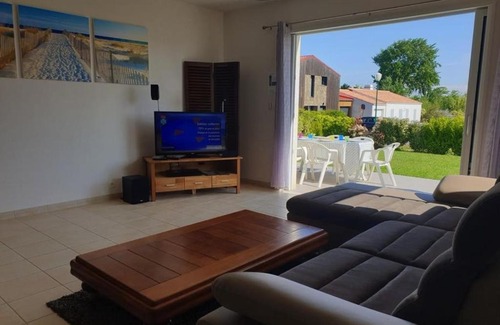 Le Bernard House | Maison spacieuse avec jardin, à 5 km de la plage, Wifi et tout confort - FR-1-336-50