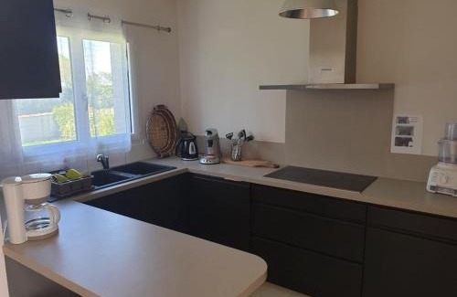 Le Bernard House | Maison spacieuse avec jardin, à 5 km de la plage, Wifi et tout confort - FR-1-336-50