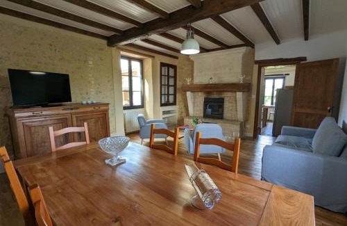 Val-des-Vignes House | Maison spacieuse avec piscine chauffée, jardin clos, terrasses, cheminée, et équipements bébé inclus. - FR-1-653-183