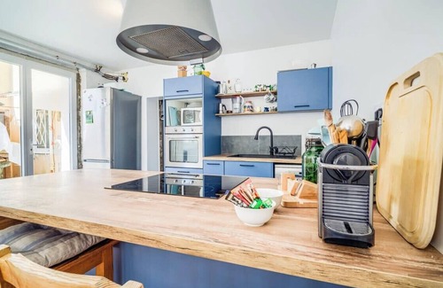 Lorient House | Maison spacieuse cœur de ville avec spa & cheminée