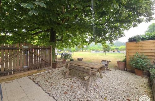 Monsaguel House | Maison spacieuse Périgord Pourpre avec piscine partagée - FR-1-616-498