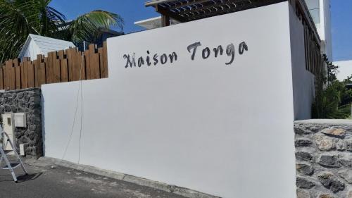Bois d'Olives Bed & Breakfast | Maison TONGA piscine - jacuzzi confort