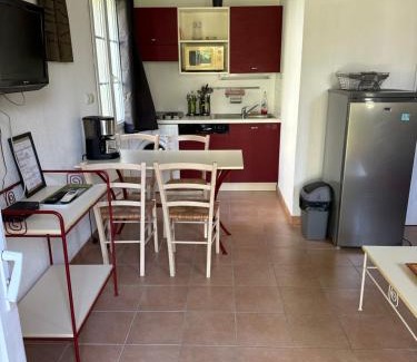 Gallargues-le-Montueux Apartment | Maison vacances climatisée à 20 minutes de la mer