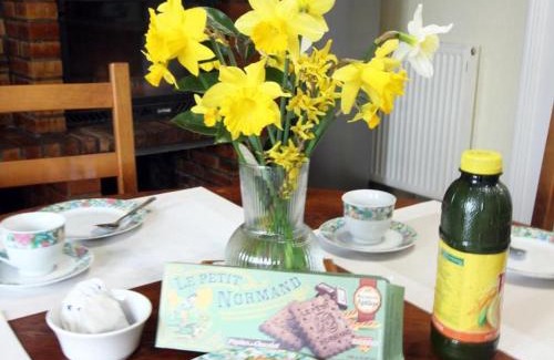 Saint-Bomer-les-Forges House | Maison XIXe en nature, animaux admis, idéal famille - FR-1-497-99