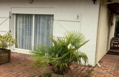 Beychac-et-Caillau House | Maisonette with small garden on large property