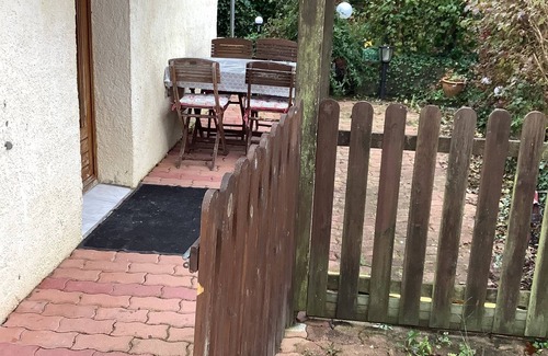 Beychac-et-Caillau House | Maisonette with small garden on large property