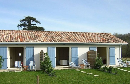 Escos House | Maisonnette n°1 Rez-de-jardin Campagne Frontière Pays Basque Béarn. Bain Rivière