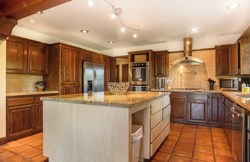 West Sedona House | Majestic Escape: Oak Creek Waterfront! Pool, Spa, Sauna, Gym, Sleeps 22!