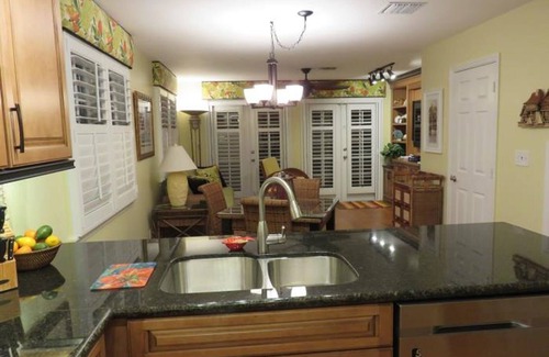 Truman Annex House | MAJESTIC PARADISE II Luxury living in Truman Annex. Downtown, pool, 2 blks