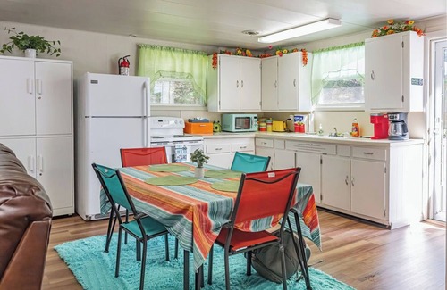 Logan Cottage | Majestic Pines: Budget-friendly 4 person cottage near Lake Logan: Hot tub/WiFi