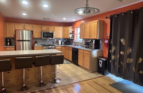 Tobyhanna Villa | Majestic Pocono Villa Kalahari Camelback, Great-wolf , GM RM ,fire-pit & Hot tub