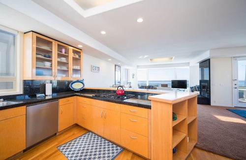 San Simeon House | Majestic Rental on Moonstone Beach Directly Across from the Boardwalk!